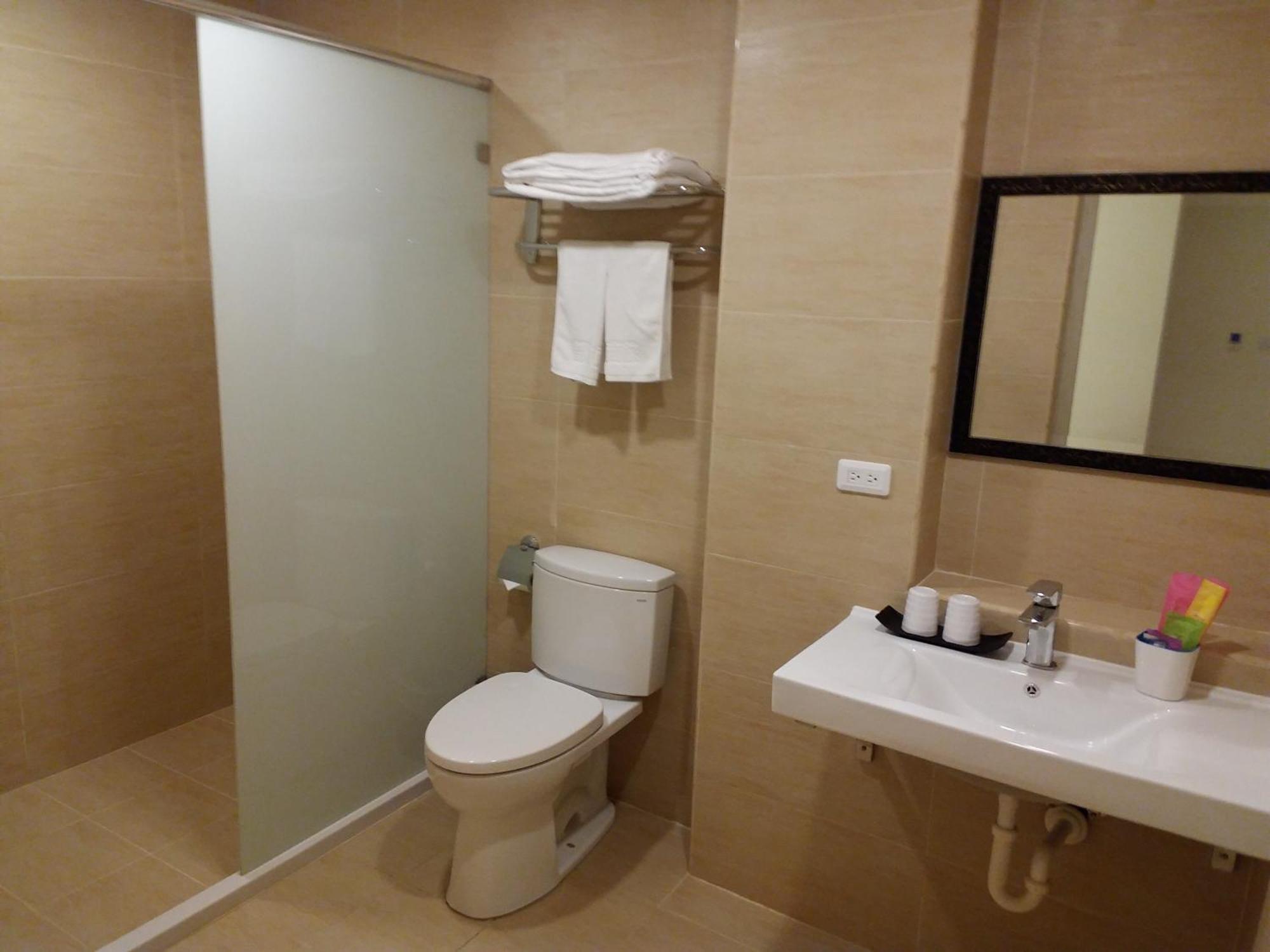 M Hotel Kaohsiung Room photo