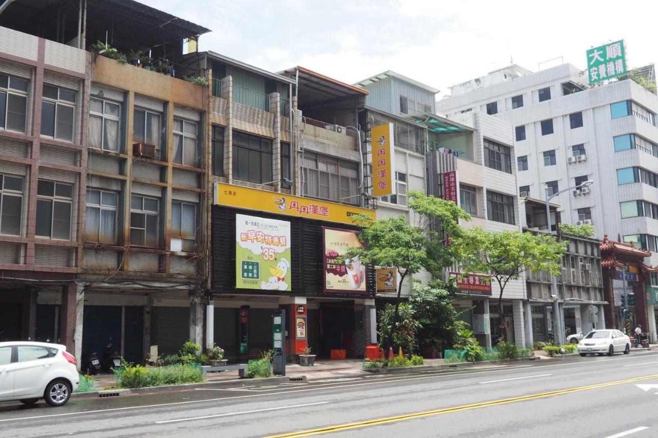 M Hotel Kaohsiung Exterior photo